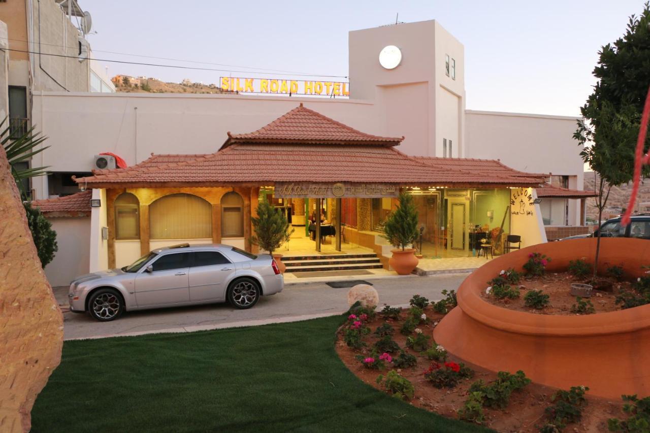 Silk Road Hotel ワディ・ムーサ エクステリア 写真