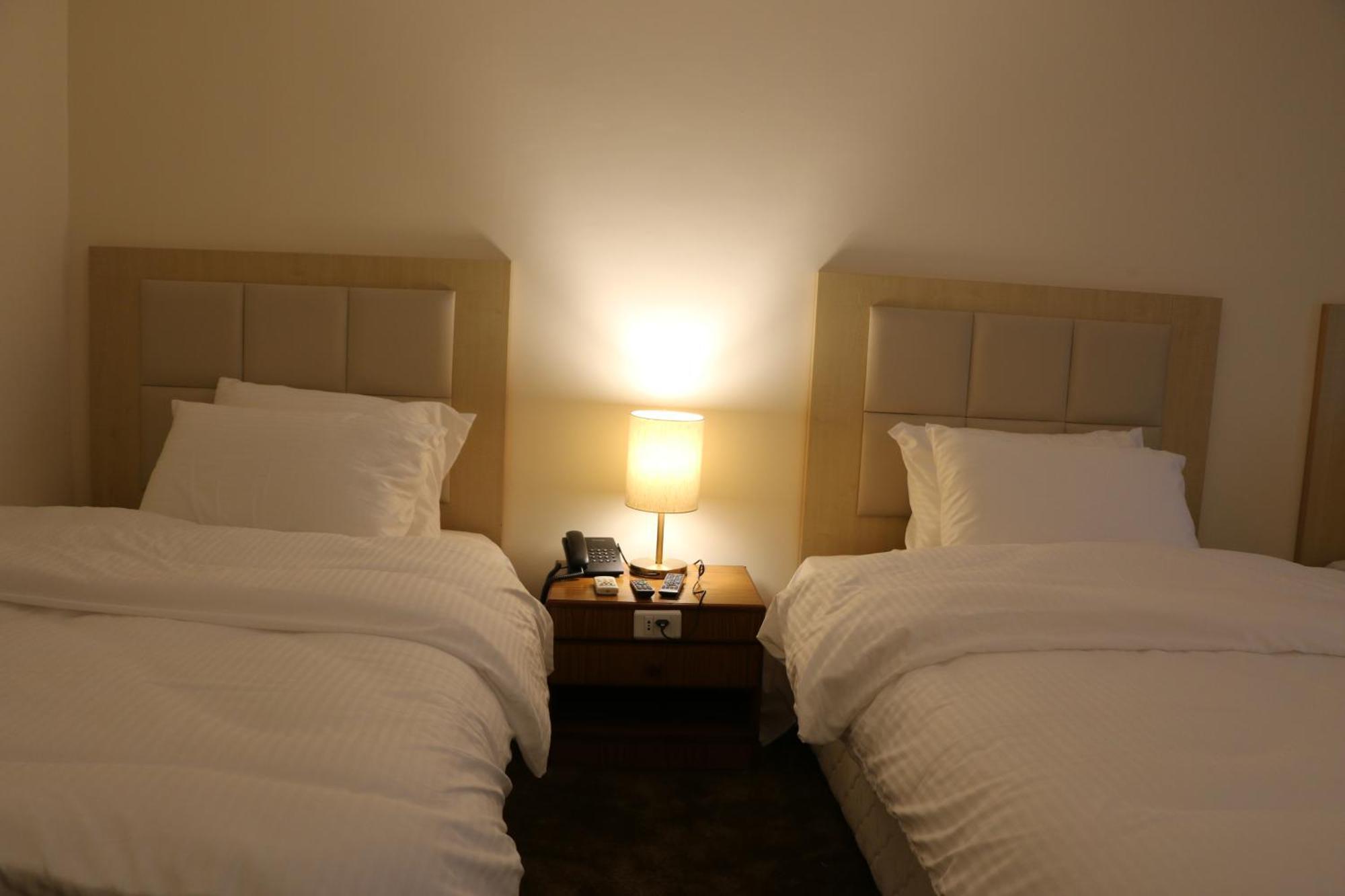 Silk Road Hotel ワディ・ムーサ エクステリア 写真